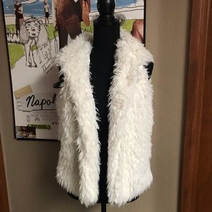 Shag faux fur open hooded vest Aeropostale L